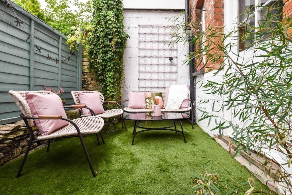 Cheerful 3 Bed Grade II Central Cottage 시런세스터 외부 사진